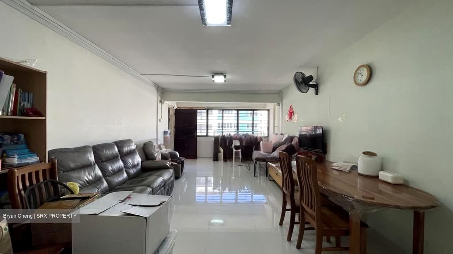 Blk 209 Yishun Palm Spring (Yishun), HDB 5 Rooms #583268961